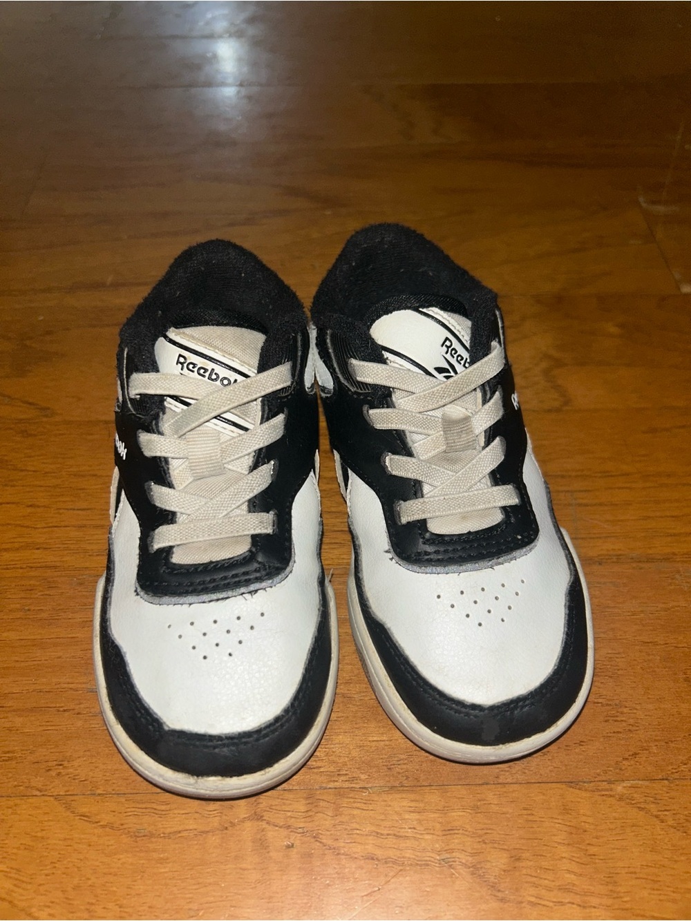 Reebok Kids White and Black Low-Top Sneakers - Picture 2 of 2